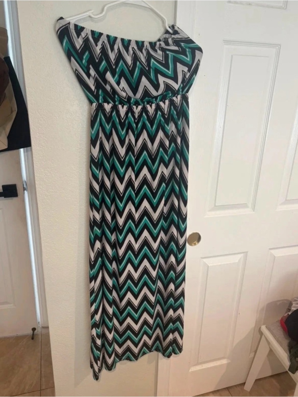 5th & Love One-Shoulder Chevron Maxi Dress in Teal, Black & White